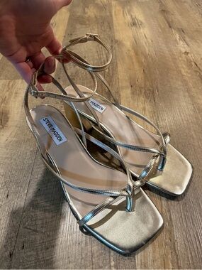 Steve Madden Metallic Gold Strappy Chunky Heel Sandals 8.5